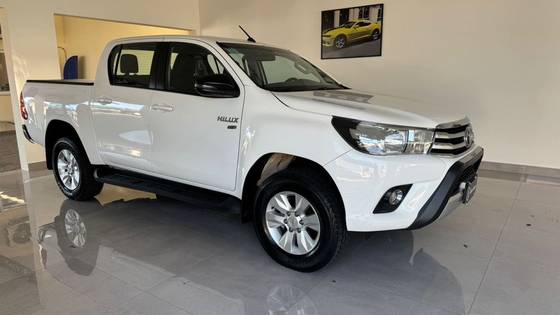 TOYOTA HILUX 2.7 SR 4X2 CD 16V FLEX 4P MANUAL TOYOTA HILUX 2.7 SR 4X2 CD 16V FLEX 4P MANUAL